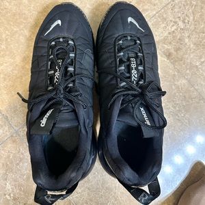 Nike sneakers. Excellent condition